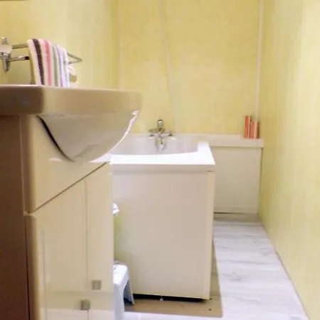 Maison Mitoyenne Charmante à Avec Wifi Et Cour Privative - Fr-1-510-166 *